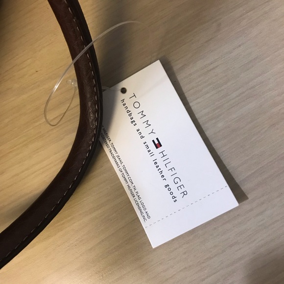 ❗️❗️❗️👜Brown Leather Tommy Hilfiger 👜 - Picture 4 of 8